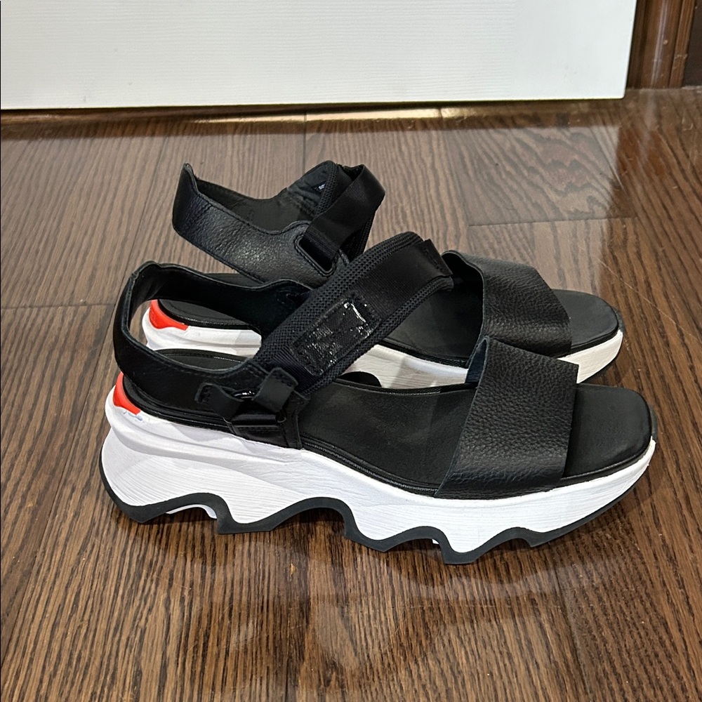 Sorel Black Platform Kinetic platform Aura boho sandals sz 9.5